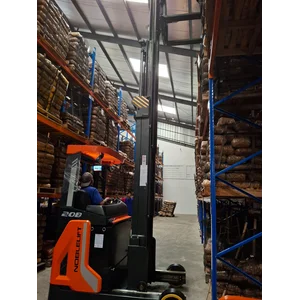 Forklift Reach Truck cap 2 ton tinggi 6 m Garansi Resmi PT Denko Wahana Sakti
