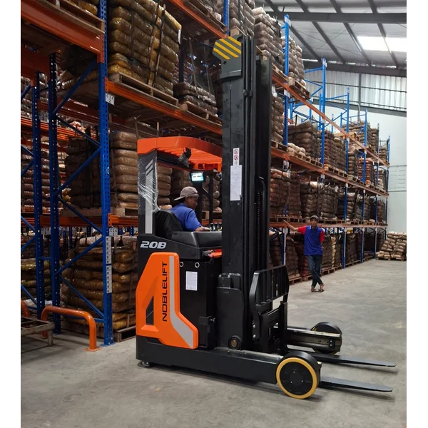 Forklift Reach Truck cap 2 ton tinggi 6 m Garansi Resmi PT Denko Wahana Sakti