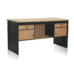 Meja Kantor Manager Mt 06 – 02 Standar
