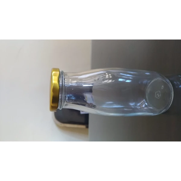 P063 300Ml Juice Glass Bottle With Metal Lid