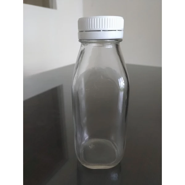 480 Ml Square Glass Bottle With Plastic Lid P056