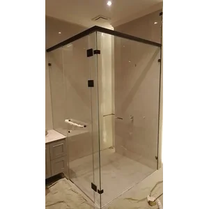 Partisi dan Pintu  Kaca Swing Kamar Mandi