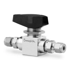 Swagelok Stainless Steel 3-Piece High Pressure Ball Valve PCTFE Seats 1.2 in. Swagelok Tube Fitting