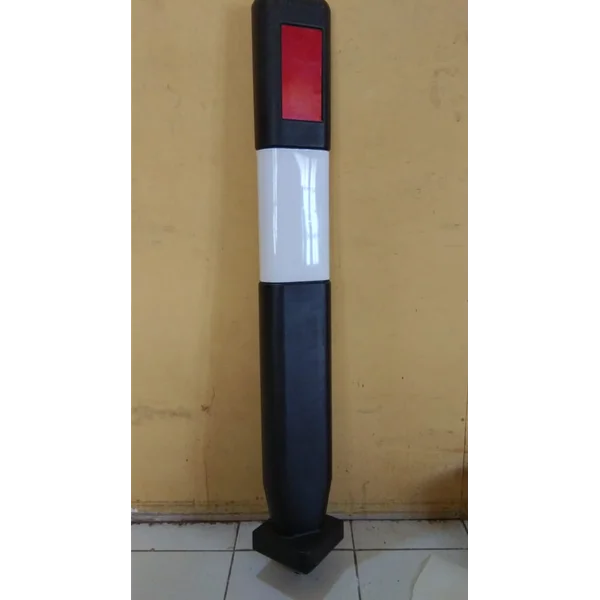 delineator jalan 