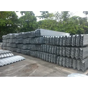 guard rail jalan tol