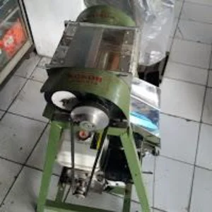 Mesin Parut Kelapa - Mesin Pengupas Biji-Bijian