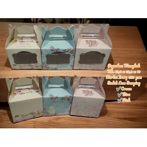 Kotak Souvenir Uk. 12,2 x 12,2 x 10 cm