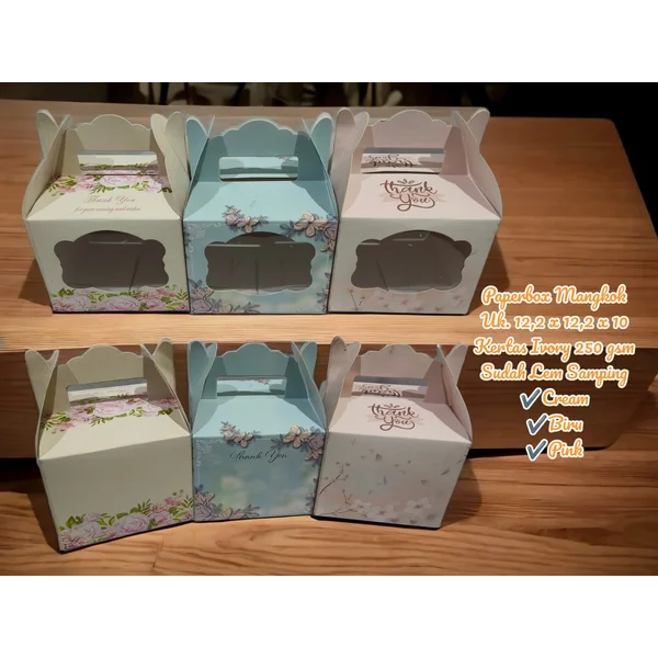 Kotak Souvenir Uk. 12,2 x 12,2 x 10 cm