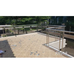 Railing tangga Akrilik clear stainless