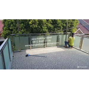 Railing balkon kaca temperd sandblast