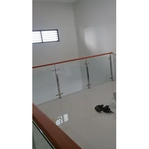 Wood tempering glass staircase railing