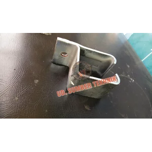 Bracket Pintu Henderson