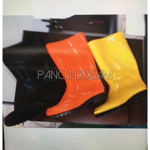 Sepatu Boots Karet  Lentur