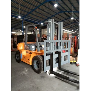JAPANESE IZUZU FORKLIFT MACHINE CENTER