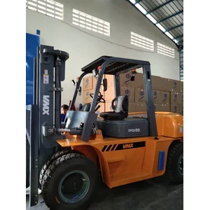 JAPANESE IZUZU FORKLIFT MACHINE CENTER