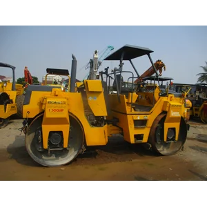 Tandem Roller Bomag BW151AD-2 Kapasitas 8 - 10 Ton Build Up Ex Japan