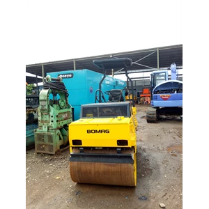 Tandem Rollers Bomag BW100AD hood. 2-3 tons Ex. Japan