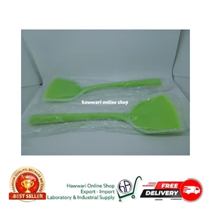 long spatula / rubbermaid green