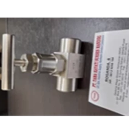 Dari Needle valve ss 316 uk.1/2 Fnpt #6000 psi swagelok 0