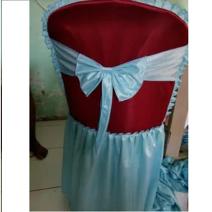 Sarung Kursi Dengan Aksen Pita Belakang