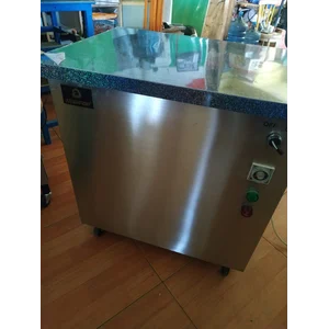 Kotak Sterilisasi UV industrial