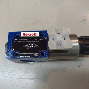 Bosch Rexroth M-3SED6CK13/350CG24N9K4 Hydraulic Directional Seat Solenoid Valve 24V