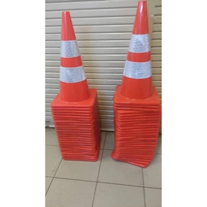 trafic cone pvc rubber tinggi 70cm