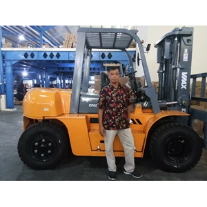 Forklift 3ton Isuzu Diesel merk Vmax Specialist discount 