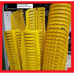 Kursi plastik untuk partai warna kuning
