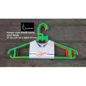 Gantungan baju plastik hanger rotan warna merk Sendy