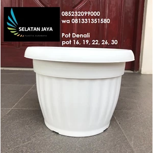Denali thick white plastic pots strong