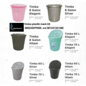 plastic buckets for the DS brand