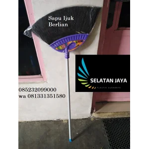 Sapu lantai ijuk merk berlian