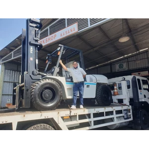 Forklift 10 ton TCM FD100Z8