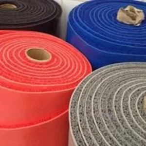 Keset Kaki Gulungan Tebal Warna Merah