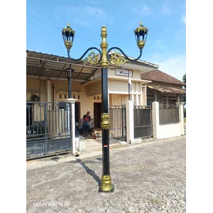 Keunggulan Tiang Lampu Klasik Memberikan Nuansa Aesthetic Pada Tiang Lampu Taman