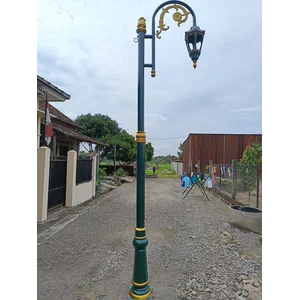 Tiang Lampu Jalan Unik Desa