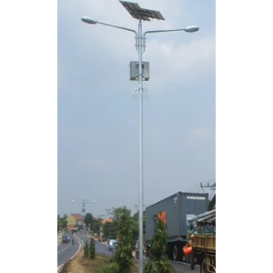 Tiang Lampu Tenaga Surya Bulat Double Ornamnet