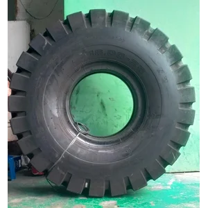 Ban Reach Stacker Hung-A 18.00-25/40PR