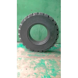 Ban Forklift Solid GITI 8.25-15