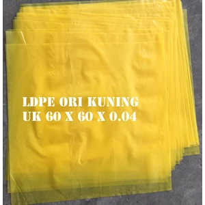 KANTONG PLASTIK LDPE ORI KUNING uk.60 X 60 X 0.04