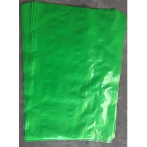 KANTONG PLASTIK PE GREEN uk 60 X 100 X 0.06 mm