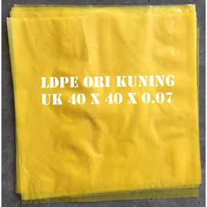 KANTONG PLASTIK LDPE ORI KUNING uk.40 X 40 X 0.07