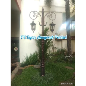 Tiang Lampu Antik Batik