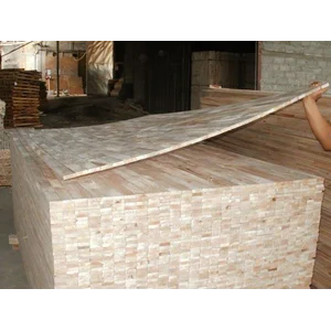 Kayu Sengon (Albasia Barecore)