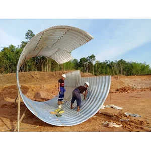 Pipa Baja Bergelombang/Pipa Gorong Gorong Baja Galvanis/Armco type Multi Plate Pipe diameter 2 meter hingga 8 meter 