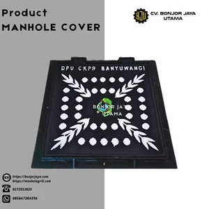 Manhole Cover Tutup Got di Trotoar Jalan