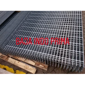 Steel Grating Tinggi 1 inch 9 x 600 Cm