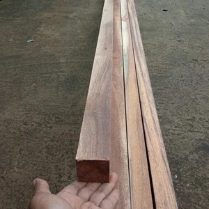 Kaso Kayu Merbau Partisi/ Rangka Decking & Atap/ Kaki Furniture