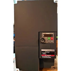 INVERTER  TOSVERT SPEED CONTROLLER TOSHIBA VFS15-4007PL1-CH 3PHASE 380V